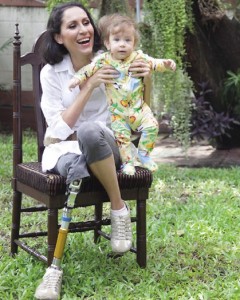 สเตล่า คุณแม่ที่มีเพียงขาเดียว แต่ทำหน้าที่แม่ด้วยหัวใจได้อย่างดีเยี่ยม