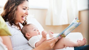 การส่งเสริมพัฒนาการทารก อายุ 7-8 เดือน